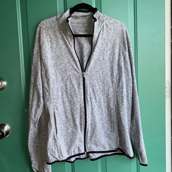 Tek gear size xxl ladies zip jacket one small spot shown in photo - Picture 1 of 5